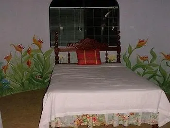 Paradise Clarridge View Hotel Montego Bay 3*,